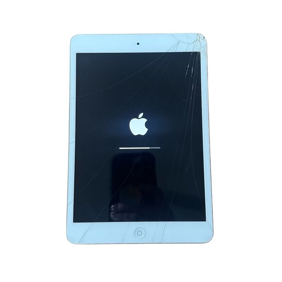 Apple iPad Mini 1st Gen (A1432) 16GB Wi-Fi Tablet Silver Cracked Screen - Picture 8 of 9
